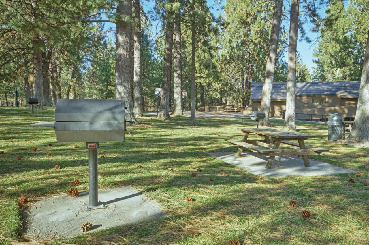 Seventh Mountain Resort Deschutes River Woods Buitenkant foto