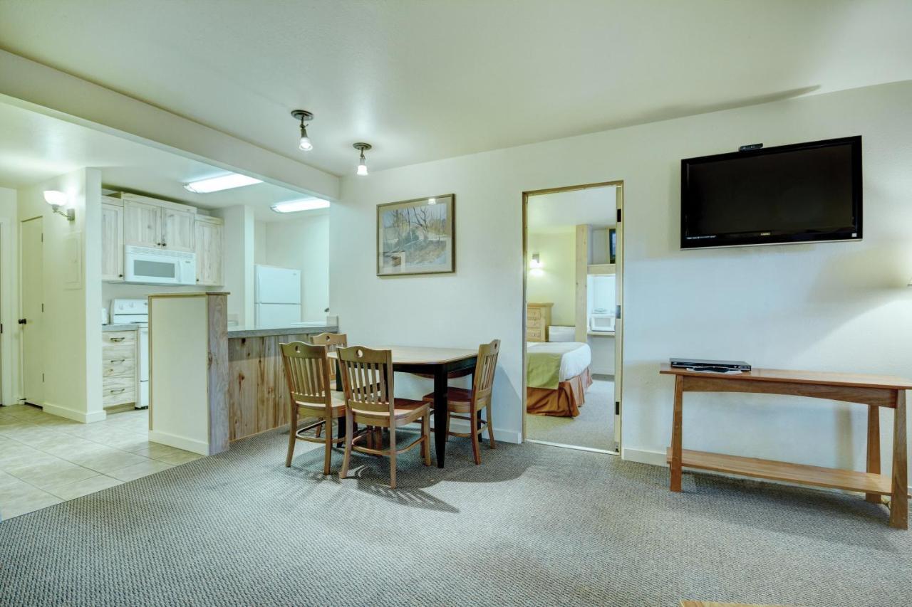 Seventh Mountain Resort Deschutes River Woods Buitenkant foto