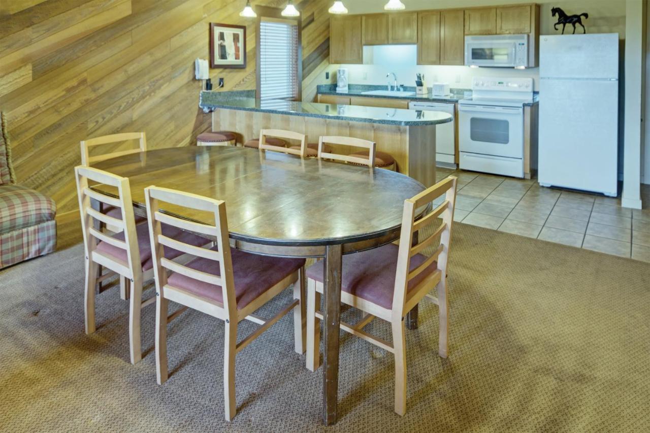 Seventh Mountain Resort Deschutes River Woods Buitenkant foto