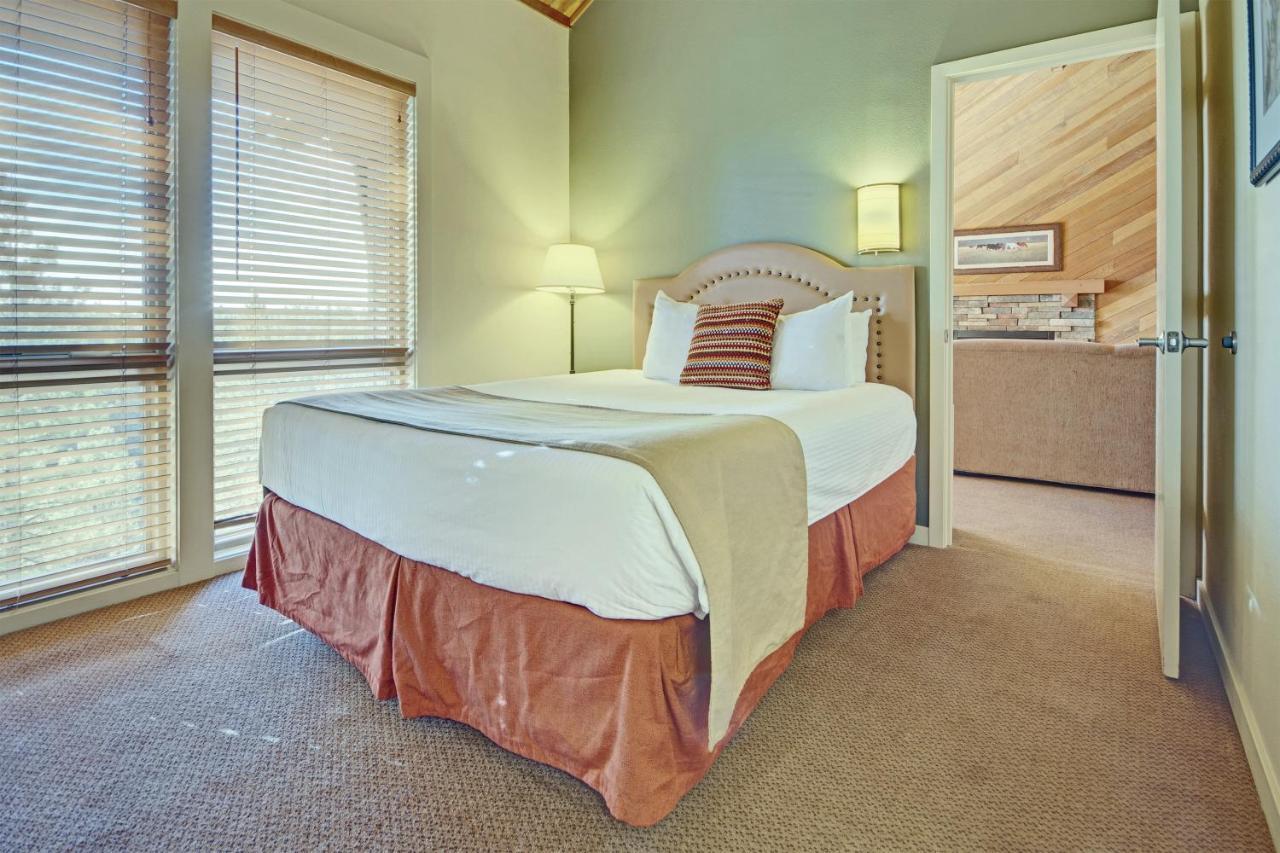 Seventh Mountain Resort Deschutes River Woods Buitenkant foto
