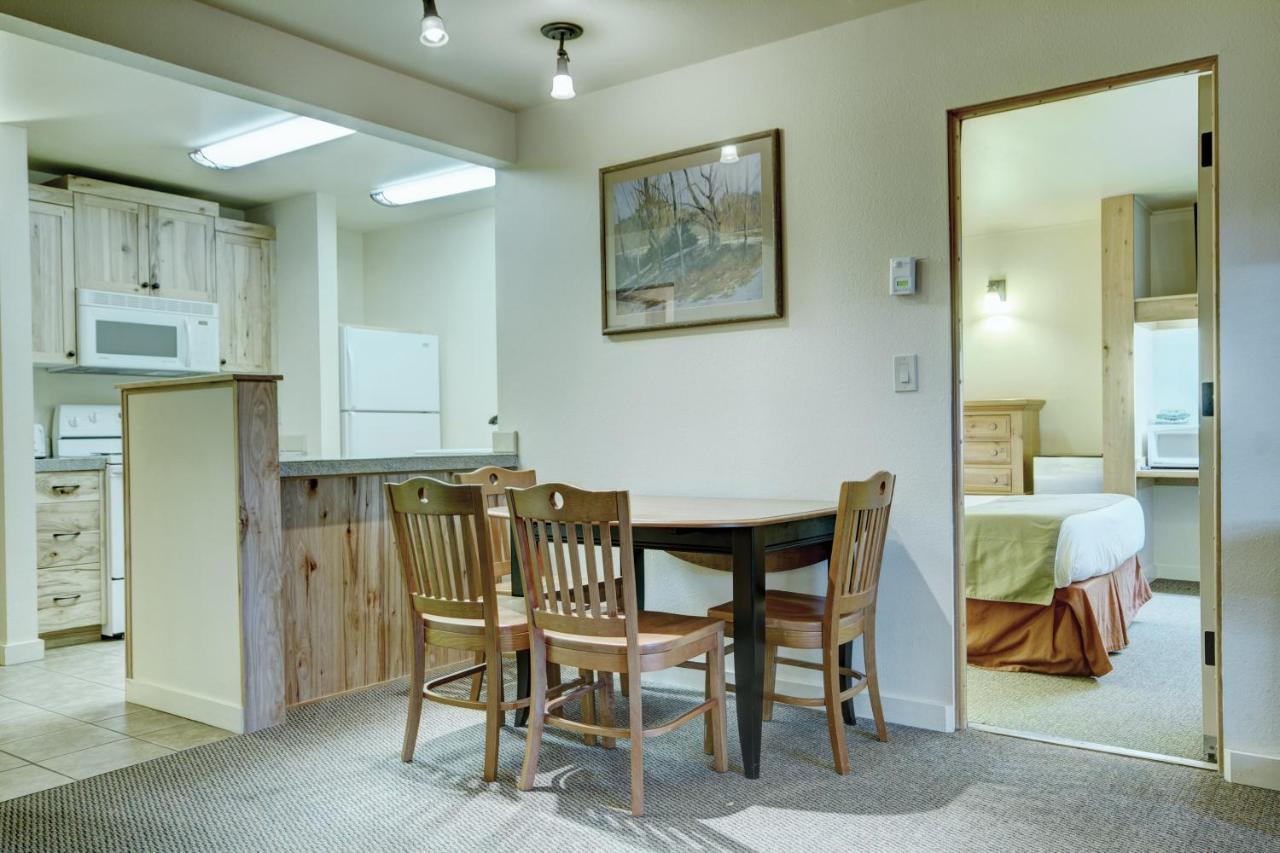 Seventh Mountain Resort Deschutes River Woods Buitenkant foto