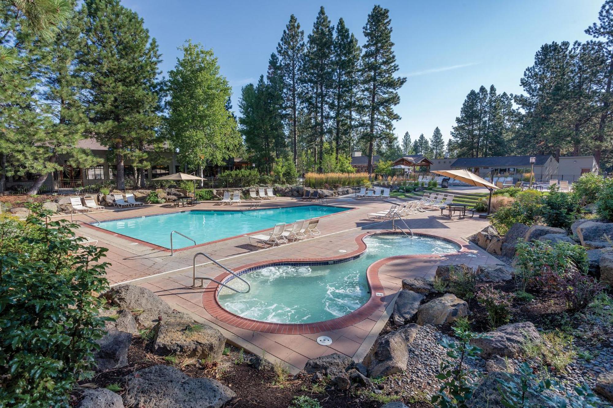 Seventh Mountain Resort Deschutes River Woods Buitenkant foto